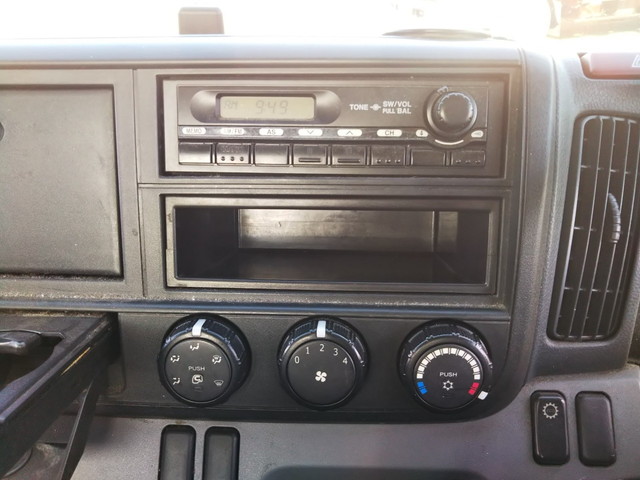 三菱ふそうキャンター平ボディ小型（2t・3t）[写真29]