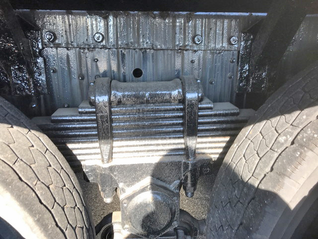 UDトラックスクオントレーラーヘッド（トラクターヘッド）大型（10t）[写真17]