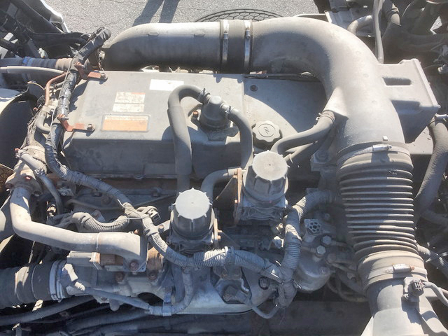 UDトラックスクオントレーラーヘッド（トラクターヘッド）大型（10t）[写真20]