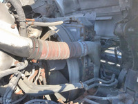 UDトラックスクオントレーラーヘッド（トラクターヘッド）大型（10t）[写真22]