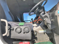 UDトラックスクオントレーラーヘッド（トラクターヘッド）大型（10t）[写真24]