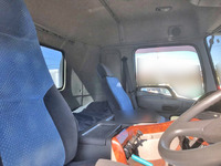 UDトラックスクオントレーラーヘッド（トラクターヘッド）大型（10t）[写真26]