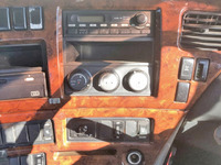 UDトラックスクオントレーラーヘッド（トラクターヘッド）大型（10t）[写真31]