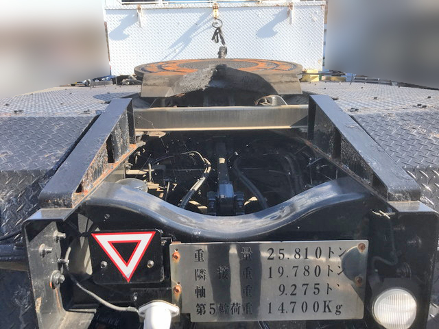 UDトラックスクオントレーラーヘッド（トラクターヘッド）大型（10t）[写真05]
