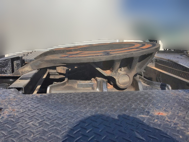 UDトラックスクオントレーラーヘッド（トラクターヘッド）大型（10t）[写真06]