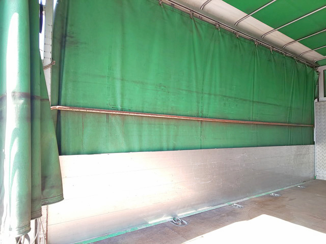 三菱ふそうキャンターカーテン車小型（2t・3t）[写真14]