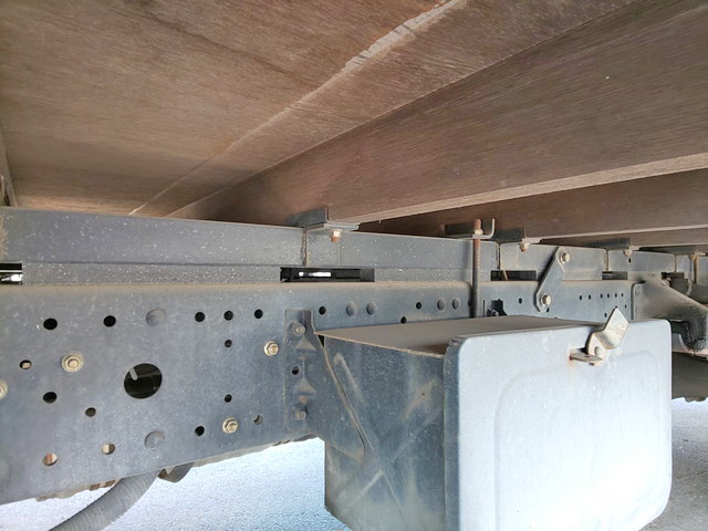 三菱ふそうキャンターカーテン車小型（2t・3t）[写真24]