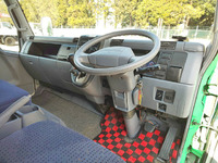 三菱ふそうキャンターカーテン車小型（2t・3t）[写真32]