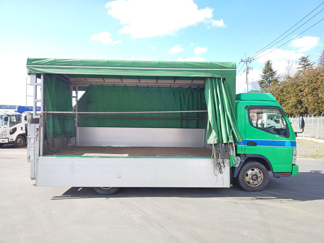 三菱ふそうキャンターカーテン車小型（2t・3t）[写真08]