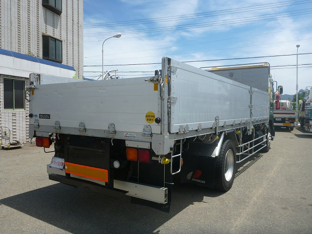 いすゞフォワードアルミブロック増トン（6t・8t）[写真02]