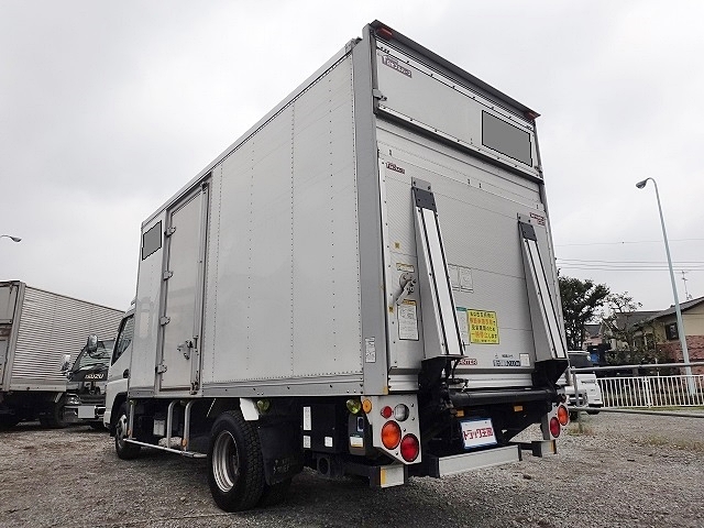 三菱ふそうキャンターパネルバン小型（2t・3t）[写真02]