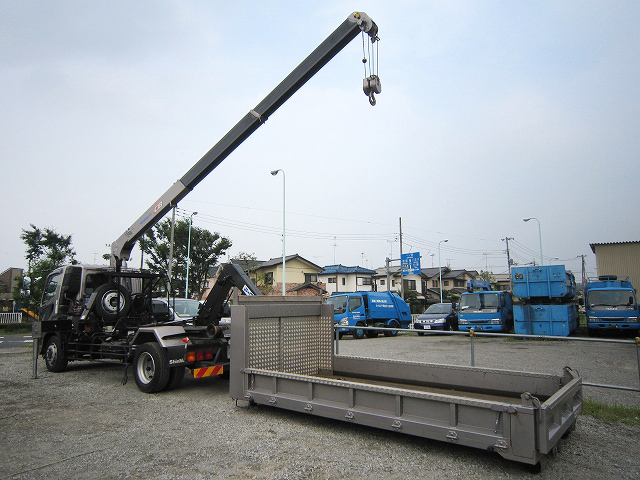 三菱ふそうファイターアームロール増トン（6t・8t）[写真02]