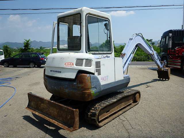 中古ミニユンボ（ミニバックホー） CAT 兵庫・愛媛・香川 （MM35