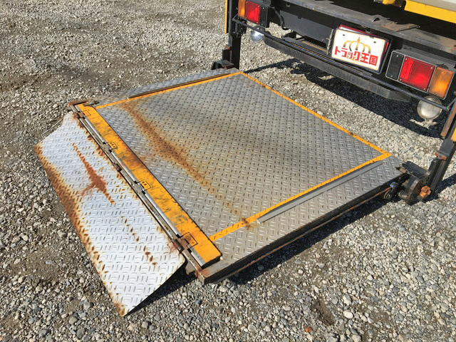 いすゞエルフパネルバン小型（2t・3t）[写真17]