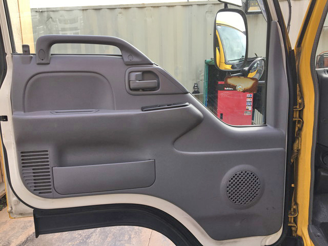 いすゞエルフパネルバン小型（2t・3t）[写真25]