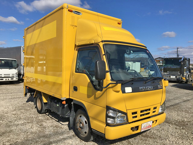 いすゞエルフパネルバン小型（2t・3t）[写真03]