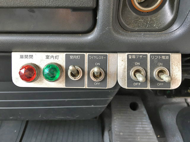 いすゞエルフパネルバン小型（2t・3t）[写真37]