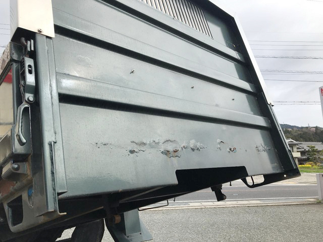 三菱ふそうキャンターダンプ小型（2t・3t）[写真12]