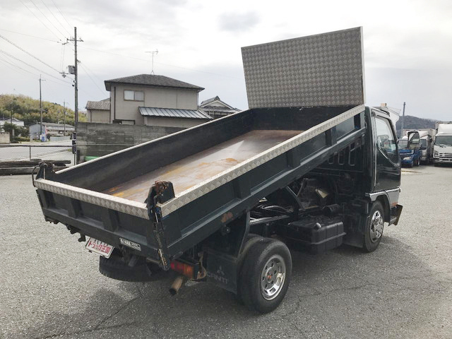 三菱ふそうキャンターダンプ小型（2t・3t）[写真02]