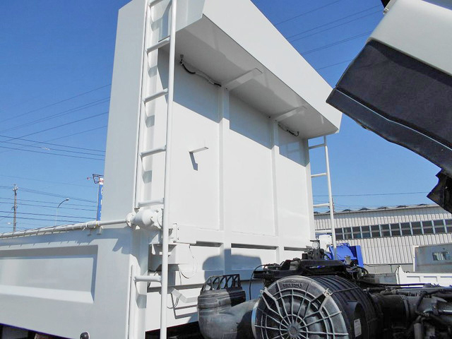 いすゞギガダンプ大型（10t）[写真16]
