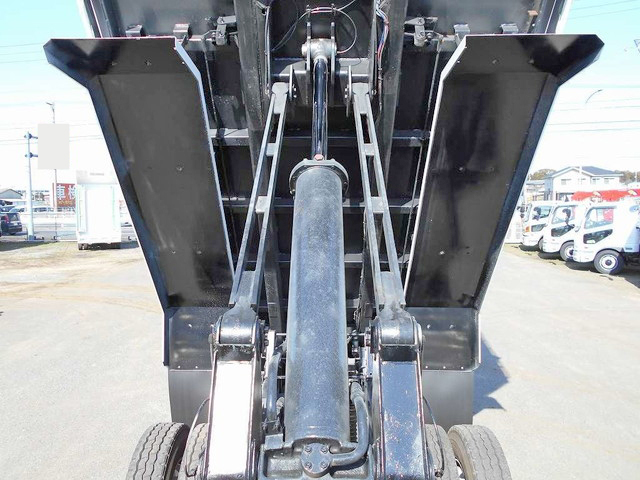 いすゞギガダンプ大型（10t）[写真20]
