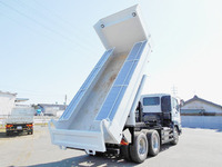 いすゞギガダンプ大型（10t）[写真02]