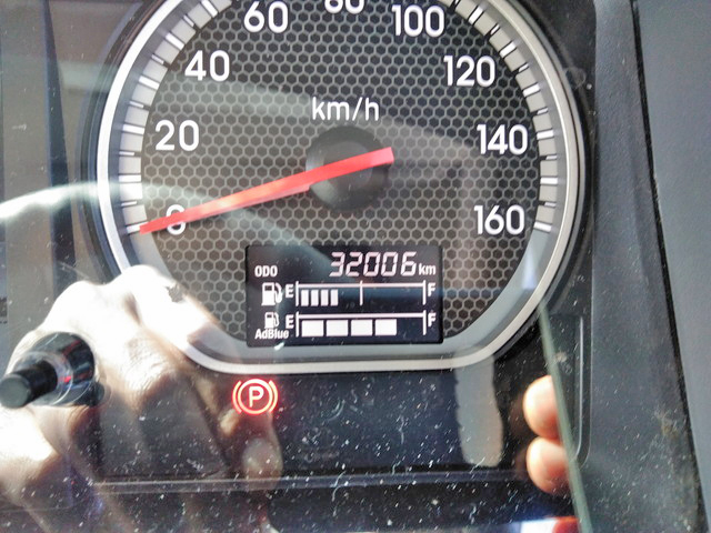 いすゞフォワード平ボディ中型（4t）[写真13]