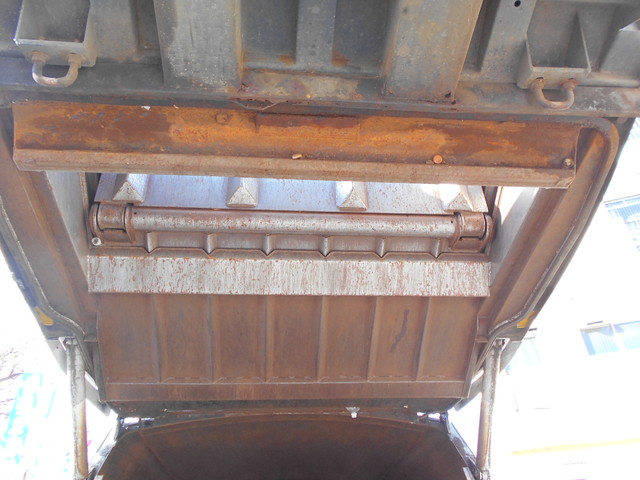 三菱ふそうファイターパッカー車（塵芥車）中型（4t）[写真08]