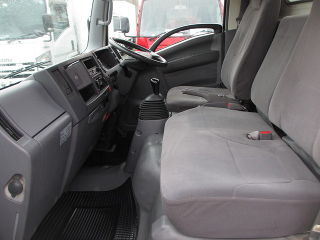 いすゞエルフアルミバン小型（2t・3t）[写真16]