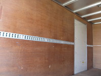 いすゞエルフアルミバン小型（2t・3t）[写真06]