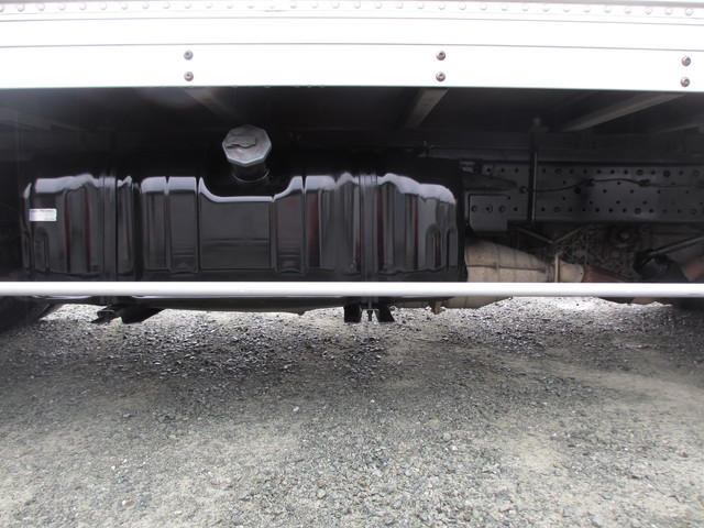 いすゞエルフアルミバン小型（2t・3t）[写真09]