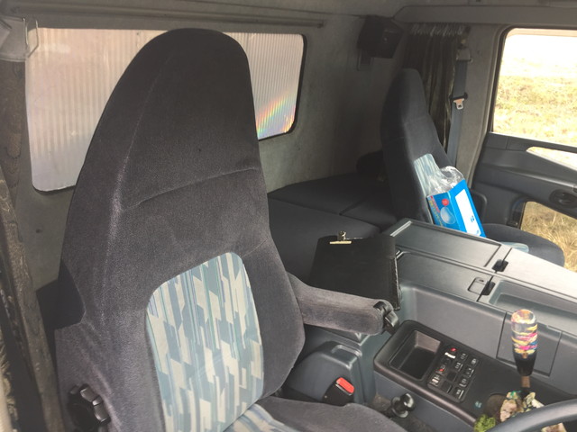 三菱ふそうスーパーグレート冷凍車（冷蔵車）大型（10t）[写真28]