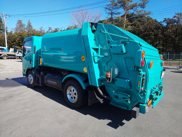 いすゞエルフパッカー車（塵芥車）小型（2t・3t）[写真04]