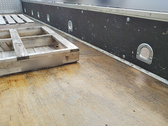 三菱ふそうキャンター平ボディ小型（2t・3t）[写真11]