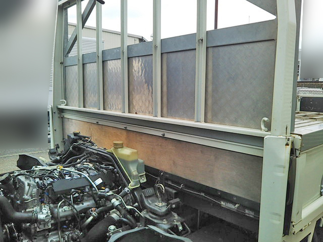 三菱ふそうキャンター平ボディ小型（2t・3t）[写真12]