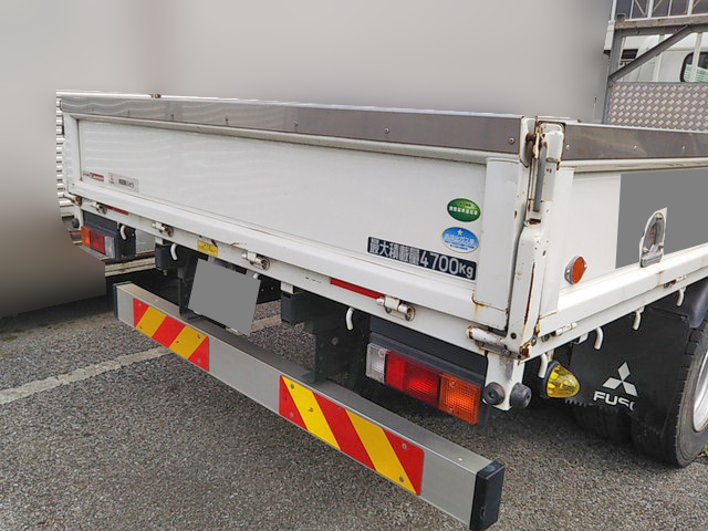 三菱ふそうキャンター平ボディ小型（2t・3t）[写真02]