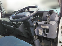 三菱ふそうキャンター平ボディ小型（2t・3t）[写真28]