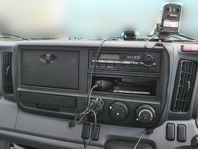 三菱ふそうキャンター平ボディ小型（2t・3t）[写真33]