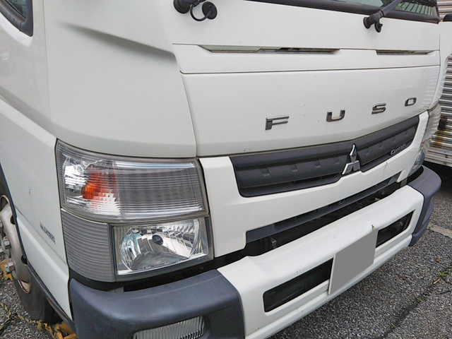 三菱ふそうキャンター平ボディ小型（2t・3t）[写真06]