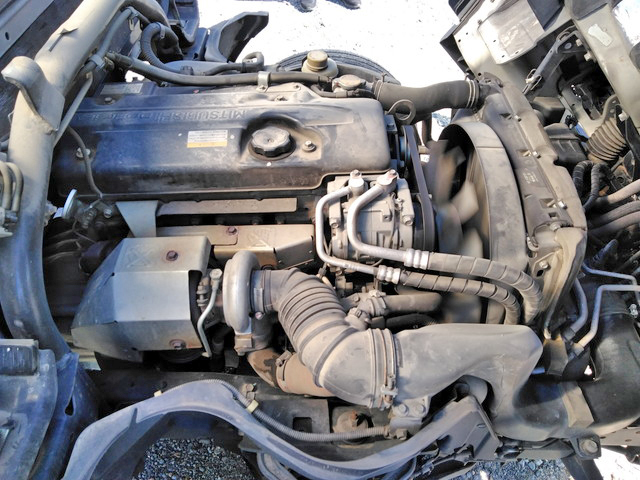 三菱ふそうキャンターガッツ平ボディ小型（2t・3t）[写真10]