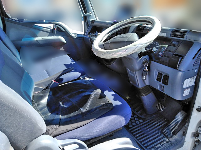 三菱ふそうキャンターガッツ平ボディ小型（2t・3t）[写真13]