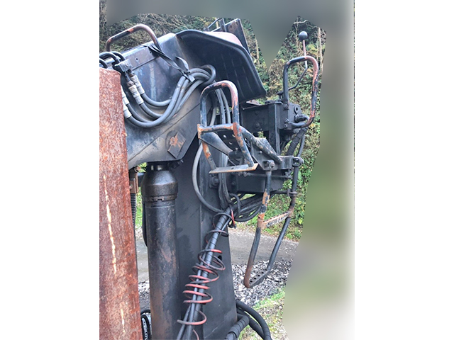 UDトラックスビッグサムヒアブクレーン大型（10t）[写真12]