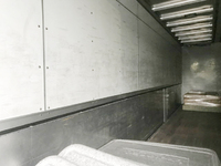 いすゞギガアルミウイング大型（10t）[写真10]