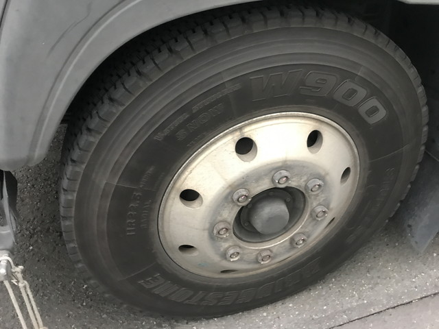 いすゞギガアルミウイング大型（10t）[写真15]