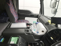 いすゞギガアルミウイング大型（10t）[写真20]