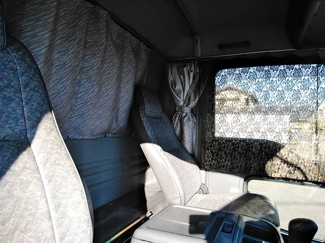 いすゞフォワードアルミウイング増トン（6t・8t）[写真21]