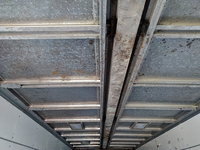 いすゞフォワードアルミウイング増トン（6t・8t）[写真08]