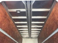 いすゞフォワードアルミウイング中型（4t）[写真13]