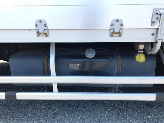 いすゞフォワードアルミウイング中型（4t）[写真17]