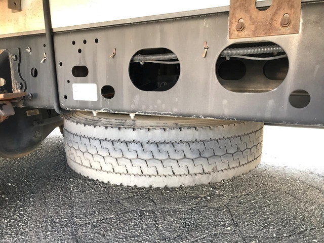 いすゞフォワードアルミウイング中型（4t）[写真18]